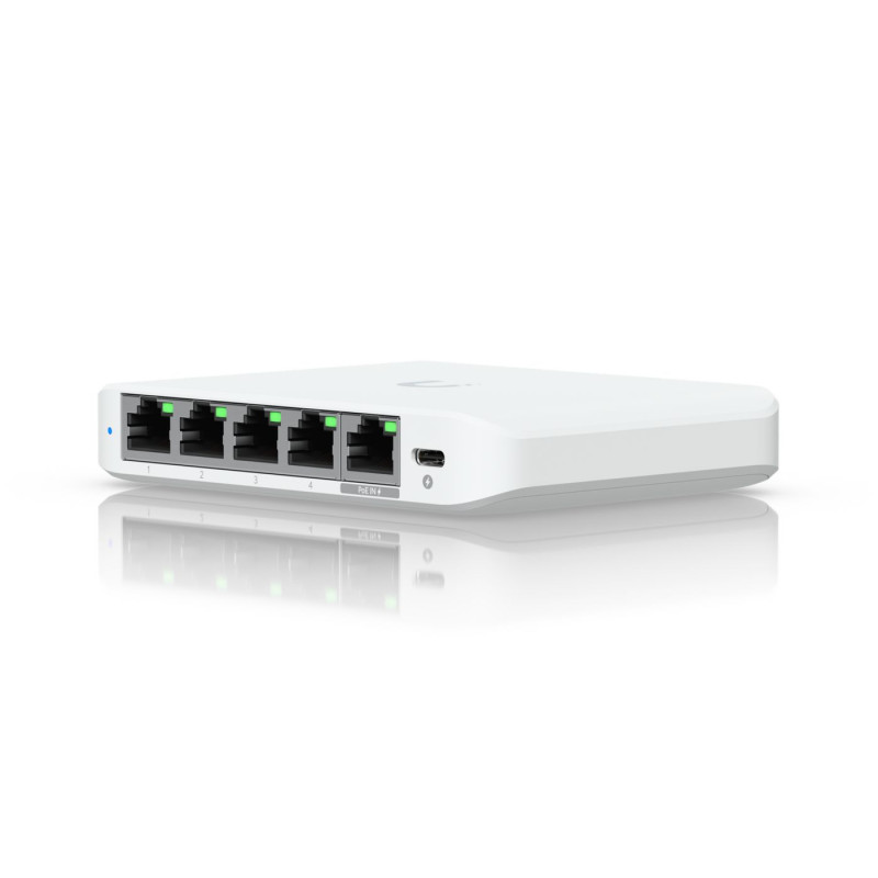 Compact, 5-port 2.5G switch