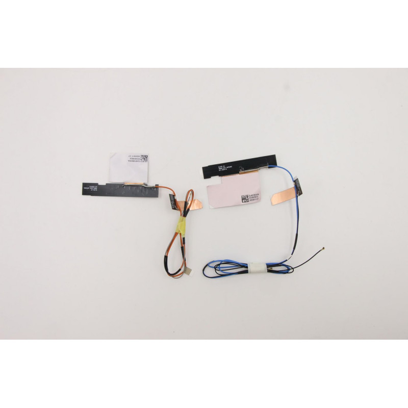 WLAN+WWAN antenna assembly