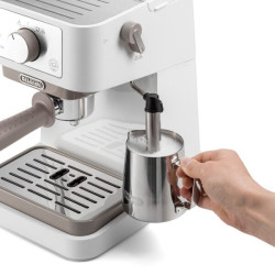 Cafetera Espresso DELONGHI EC260.W | APLIUM