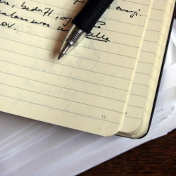 Libreta Clasica Tapa Dura Roja L (13X21CM) Rayada Moleskine | APLIUM