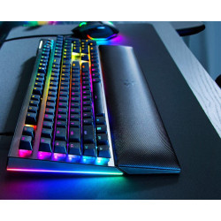 Teclado Razer Blackwidow V4 Green Switch (USA) (RZ03-0469010 | APLIUM
