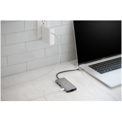 UH1400p USB-C   Mobile Hub