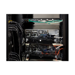 APC Server Module - Alargador KVM - USB - Conforme a la TAA | APLIUM