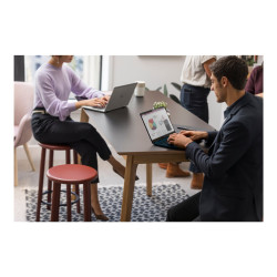 HP EliteBook X G1a Notebook Next Gen AI - Diseño de bisagra en 157 gra