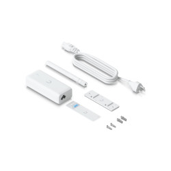 Plug-and-play wireless bridging PoE ada
