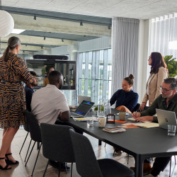 Poly Studio X52 All-in-one Video Bar Switzerland Localizati | APLIUM